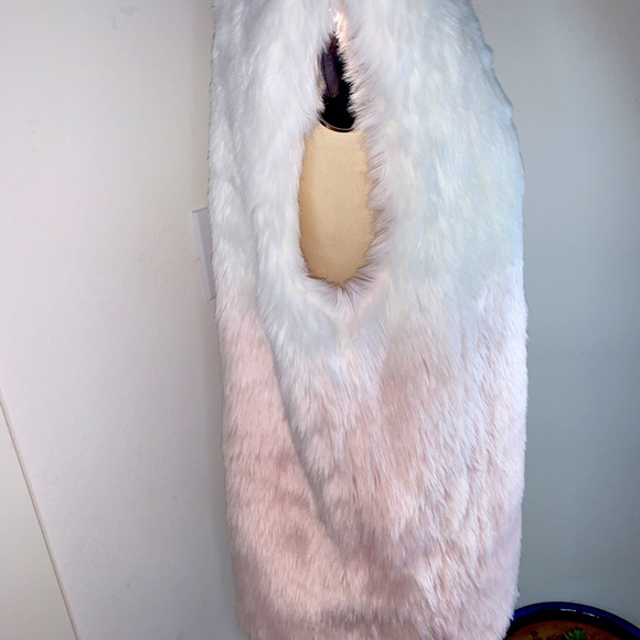 Faux Fur Vest - Picture 3 of 5